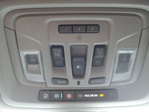 Used 2020 Chevrolet Silverado 1500 LTZ w/ LTZ Premium Package image 35