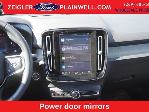Used 2023 Volvo XC40 B5 Plus w/ Protection Package Premier image 15
