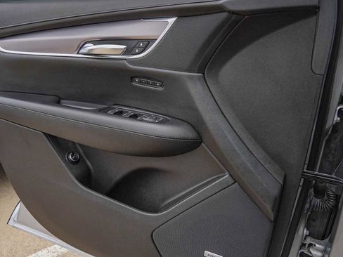 Used 2017 Cadillac XT5 Luxury w/ Driver Awareness Package image 20