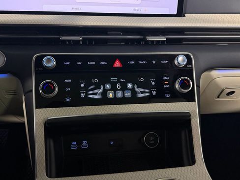 Used 2025 Genesis GV80 3.5T Prestige image 21