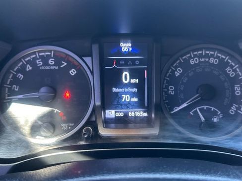 Used 2023 Toyota Tacoma TRD Sport AWD/4WD image 18