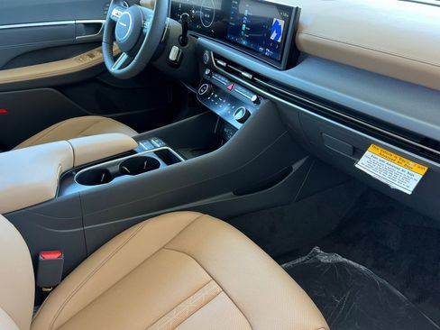 New 2025 Hyundai Sonata Limited image 13