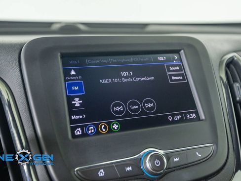 Used 2022 Chevrolet Equinox RS w/ LPO, Floor Liner Package FWD image 17