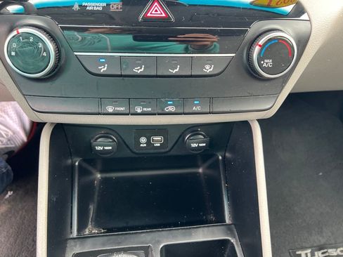 Used 2021 Hyundai Tucson SE AWD/4WD image 32