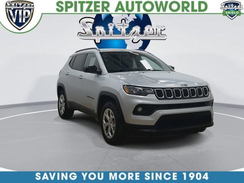 Used 2024 Jeep Compass Latitude AWD/4WD image 3