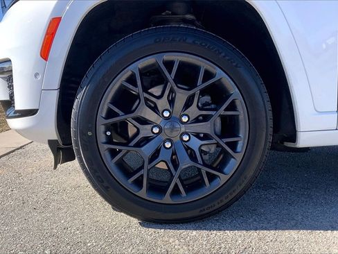 Used 2023 Jeep Grand Cherokee L Summit image 26