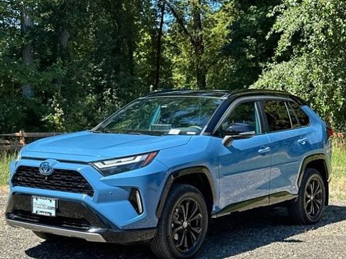 Used 2022 Toyota RAV4 XSE AWD/4WD image 4