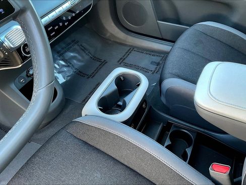 Used 2022 Hyundai Ioniq 5 SE image 18