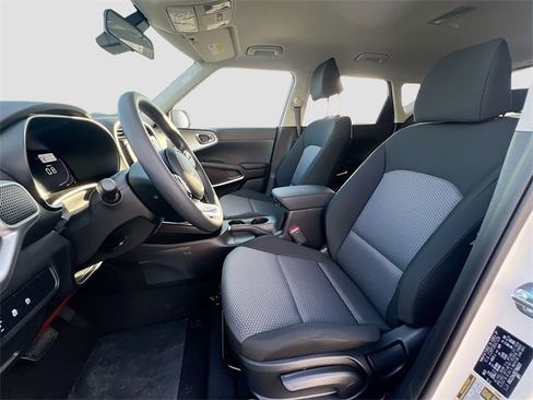 New 2025 Kia Soul LX image 19