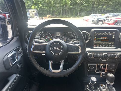 Used 2023 Jeep Wrangler Unlimited Sahara w/ Cold Weather Group AWD/4WD image 24