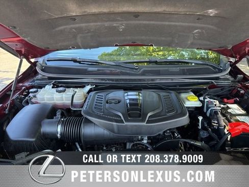 Used 2024 Jeep Wagoneer L Series II w/ Flexible Seating Group AWD/4WD image 10