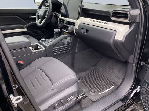 Used 2024 Toyota Tacoma TRD Sport w/ TRD Sport Upgrade Package RWD image 30