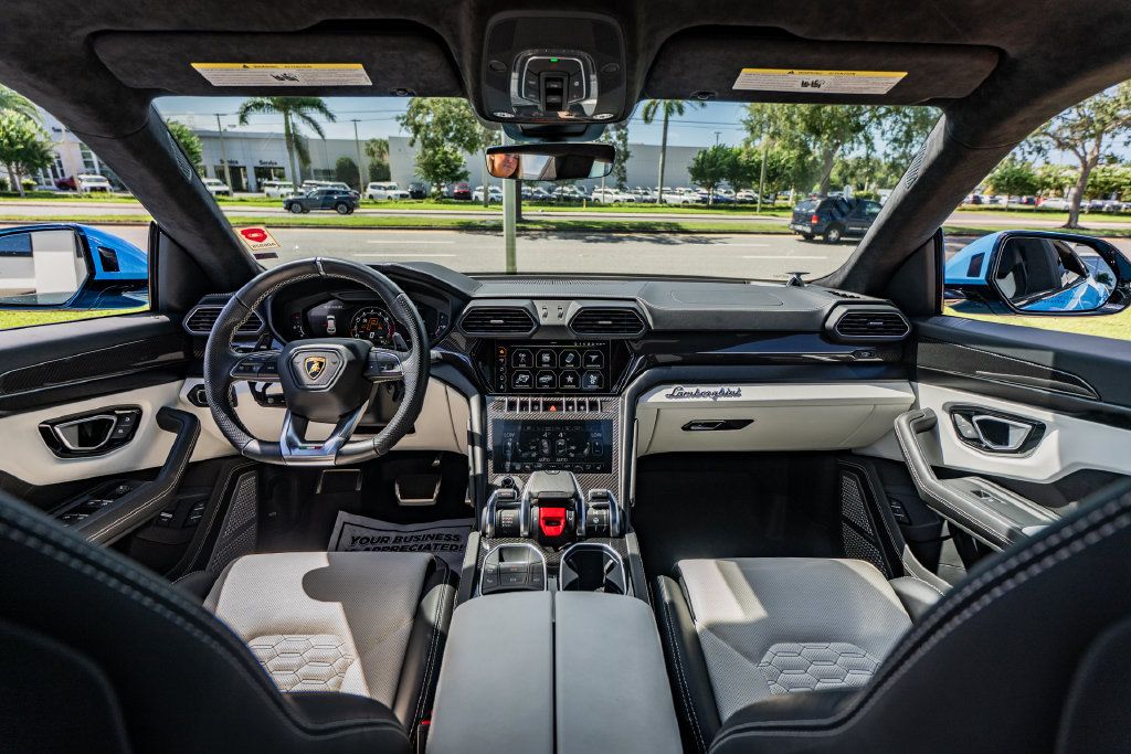 Used 2022 Lamborghini Urus AWD/4WD image 21