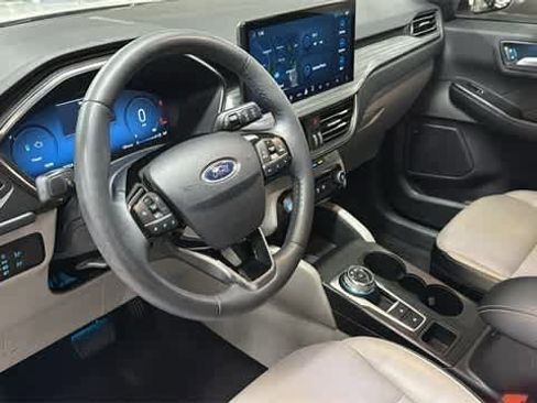 Used 2024 Ford Escape Platinum image 25
