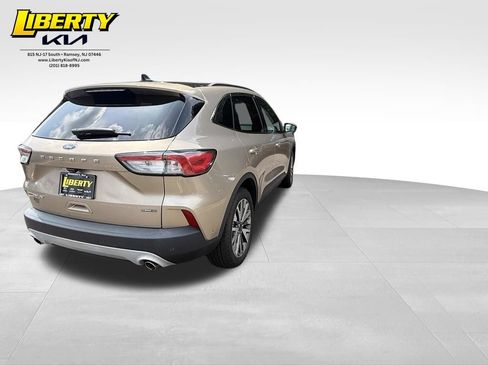 Used 2020 Ford Escape Titanium w/ Titanium Premium Package 2.0 AWD/4WD image 7