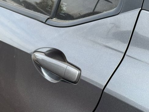 Used 2021 Nissan Versa SV image 16