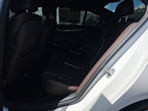 Used 2019 BMW M550i xDrive w/ Premium Package image 14