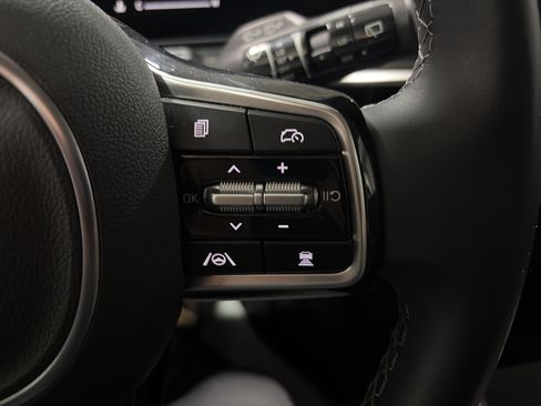 Used 2025 Kia Sorento S AWD/4WD image 18