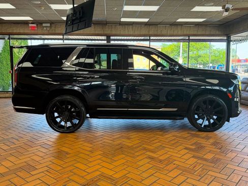 Used 2021 Cadillac Escalade Luxury AWD/4WD image 10