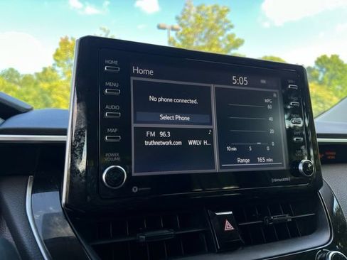 Used 2021 Toyota Corolla LE FWD image 36