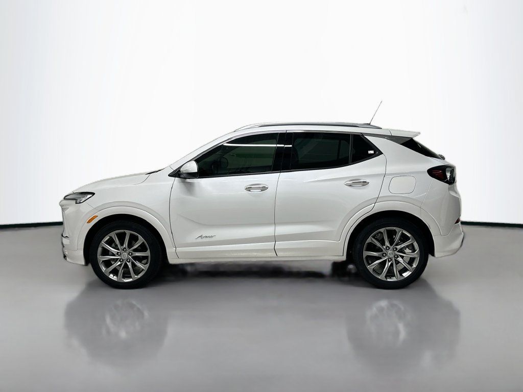 Used 2025 Buick Encore GX Avenir w/ Avenir Convenience Package FWD image 3