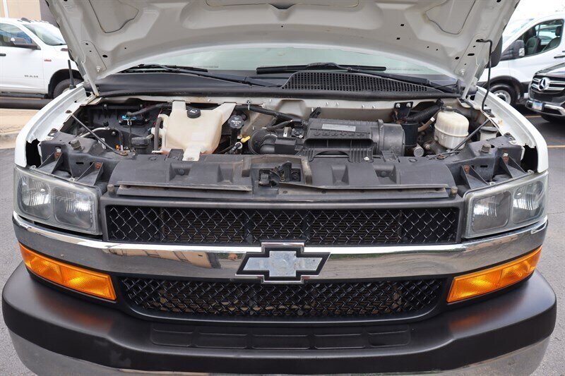Used 2018 Chevrolet Express 3500 LT w/ LT Preferred Equipment Group RWD image 26