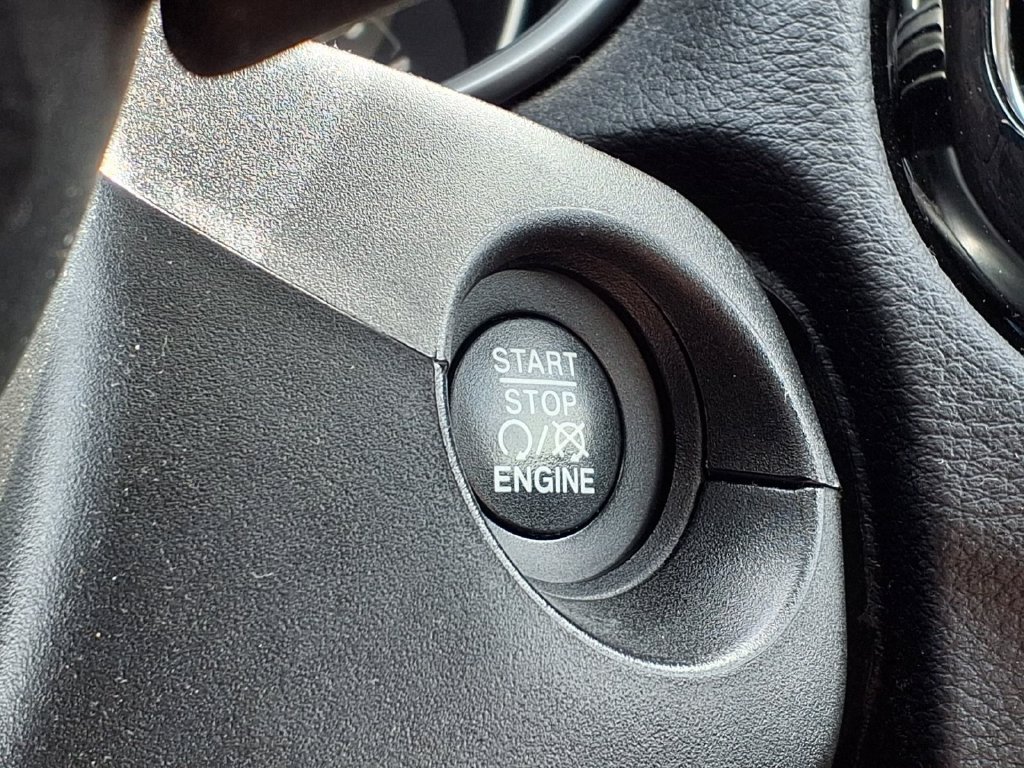 Used 2020 Jeep Compass Limited AWD/4WD image 19