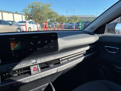 Used 2025 Kia K4 LXS FWD image 30