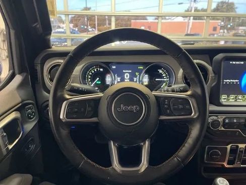 Used 2022 Jeep Wrangler Unlimited Sahara image 17