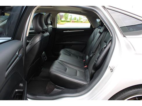 Used 2017 Ford Fusion Titanium AWD/4WD image 12