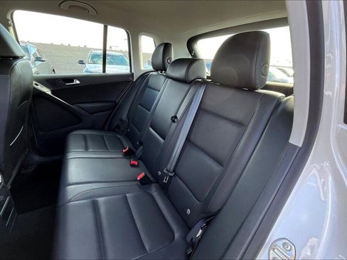 Used 2016 Volkswagen Tiguan S image 15
