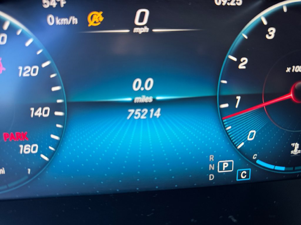Used 2021 Mercedes-Benz GLC 300 4MATIC image 24