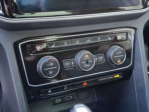 Used 2019 Volkswagen Atlas SEL Premium image 17