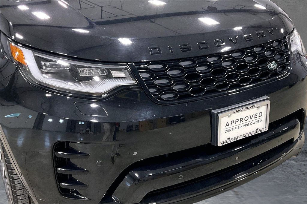 Used 2025 Land Rover Discovery Dynamic SE AWD/4WD image 35
