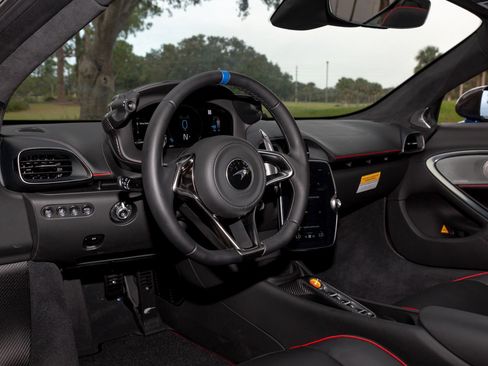 New 2025 McLaren Artura Spider RWD image 24