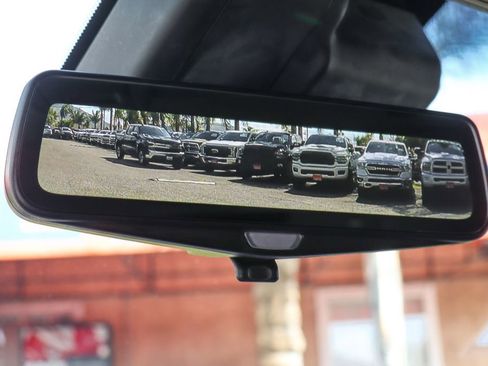 Used 2018 Cadillac Escalade ESV Platinum image 36