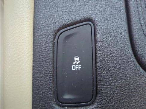 Used 2018 Cadillac XT5 FWD image 19