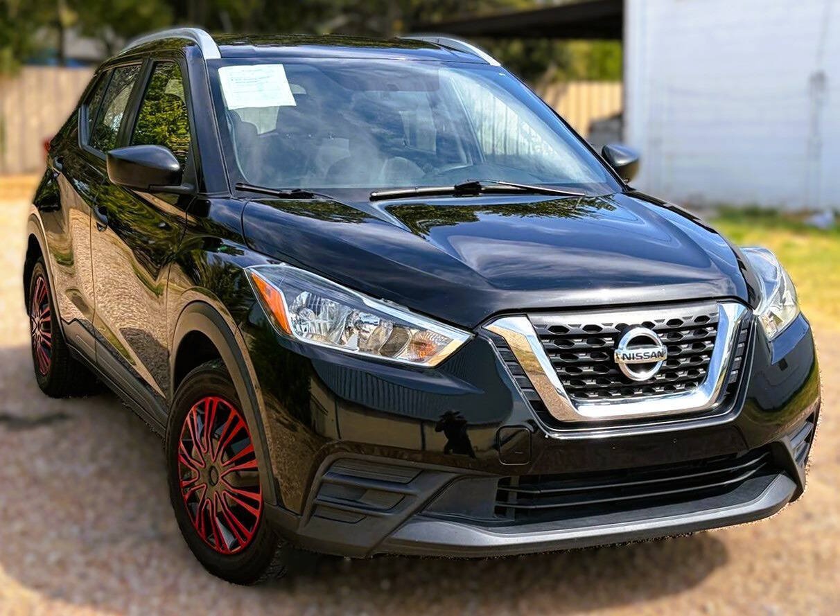 Used 2019 Nissan Kicks S FWD image 3