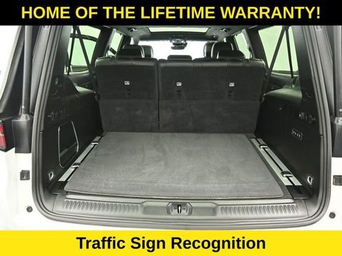Used 2023 Jeep Wagoneer L Series III w/ Premium Group I AWD/4WD image 39
