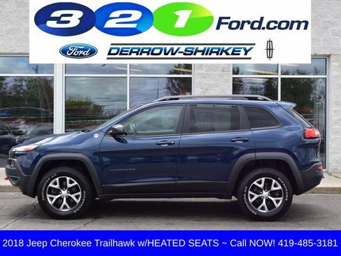 Used 2018 Jeep Cherokee Trailhawk w/ Cold Weather Group AWD/4WD image 2