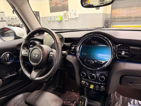 Certified 2022 MINI Cooper SE image 25