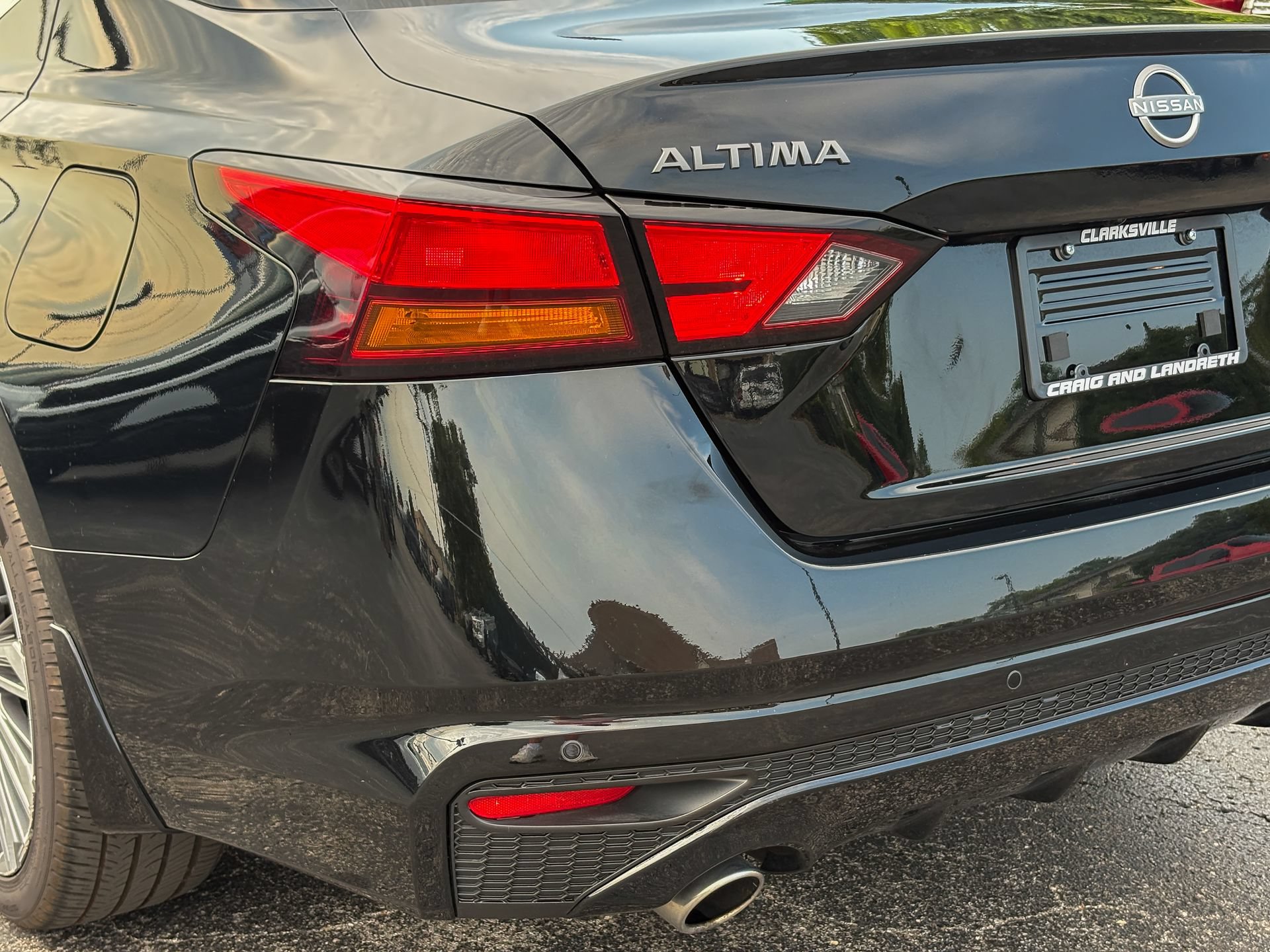 Used 2024 Nissan Altima 2.5 SL FWD image 9
