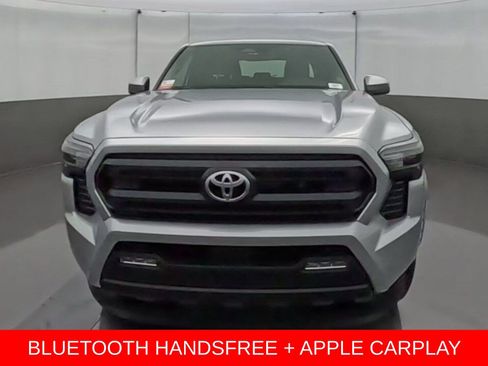 Certified 2025 Toyota Tacoma SR5 AWD/4WD image 3