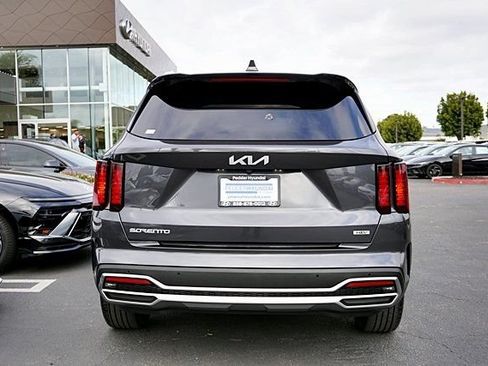 Used 2023 Kia Sorento EX AWD/4WD image 9