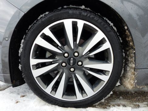 Used 2020 Lincoln MKZ Reserve w/ Elements Package image 13