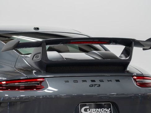 Used 2018 Porsche 911 GT3 RWD image 17