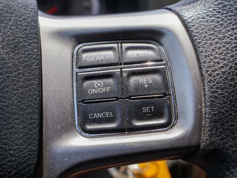 Used 2021 RAM 1500 Classic SLT RWD image 13