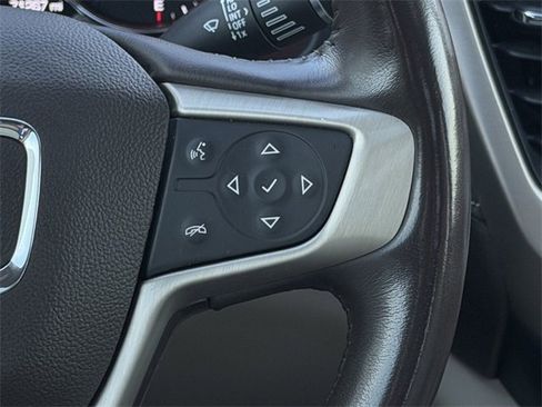 Used 2019 GMC Acadia Denali image 15