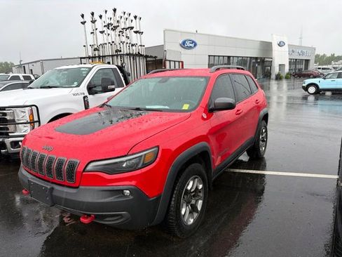 Used 2019 Jeep Cherokee Trailhawk AWD/4WD image 1