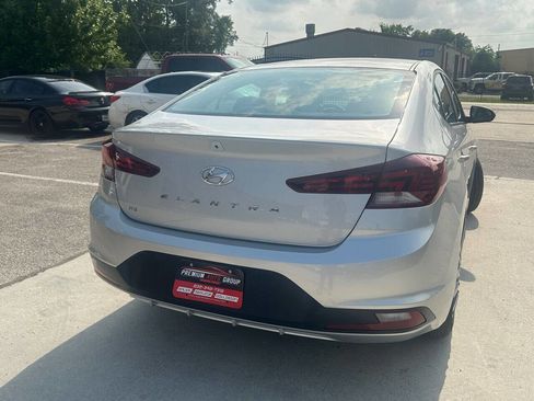 Used 2019 Hyundai Elantra SE image 6